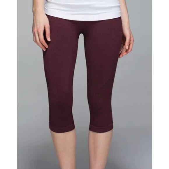lululemon athletica Pants - Lululemon In The Flow Crop II Leggings Womens 8 Heathered Bordeaux Ruched Capri